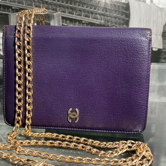 CHANEL Handbags - Authentic CHANEL CC Logo Purse Wallet